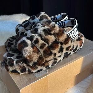 UGG Women’s 7 Fluff leopard